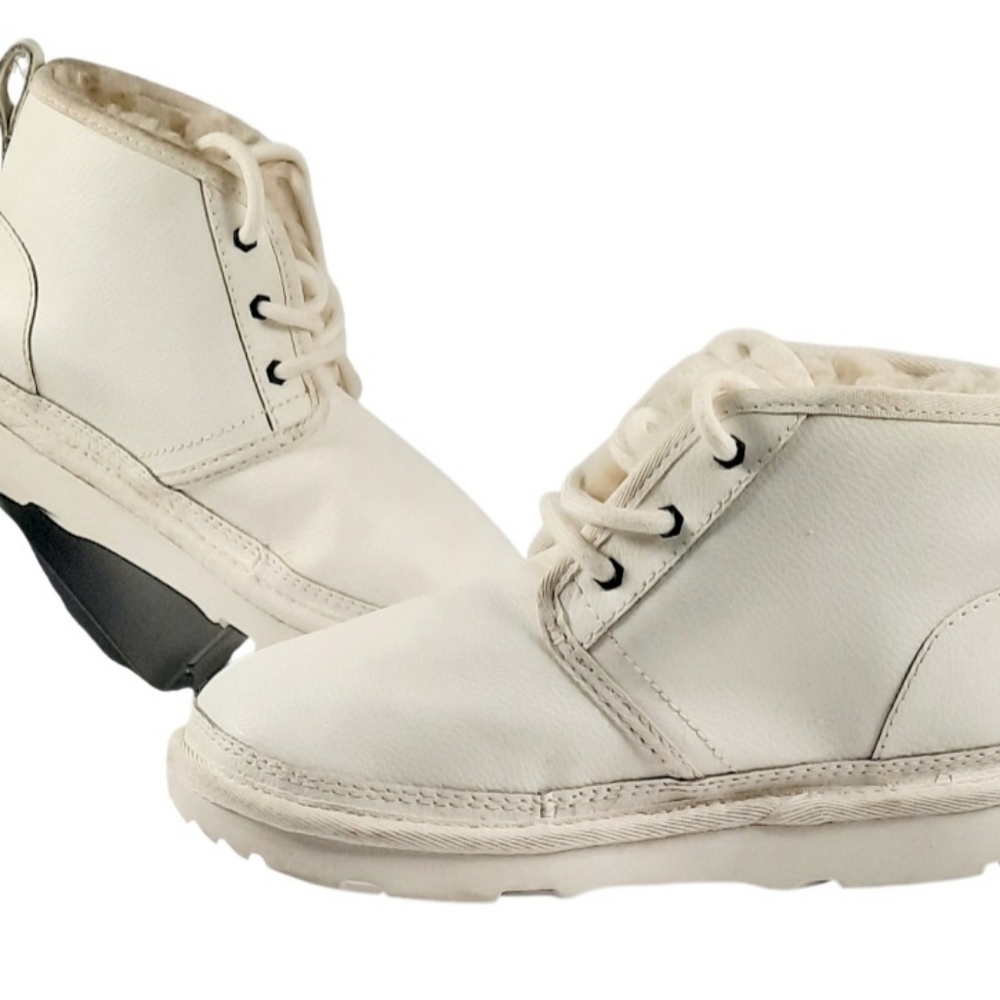 UGG Kids' Neumel II Leather Boots. / white/ Size 2Y EUC - Picture 2 of 5